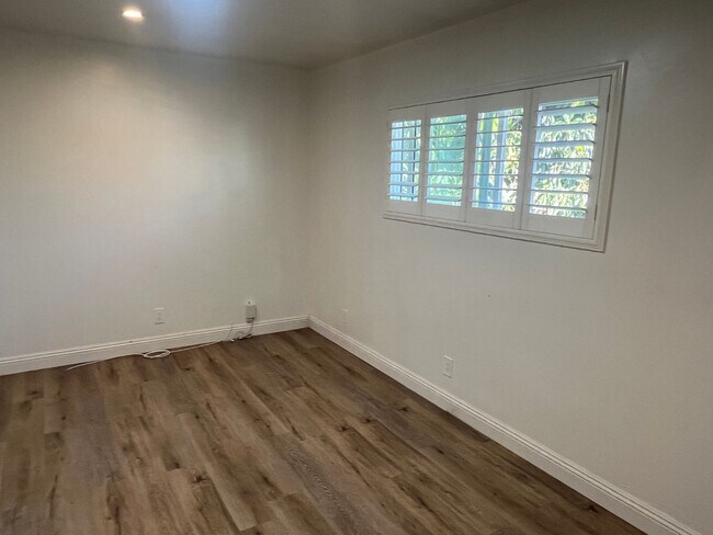 Building Photo - 134