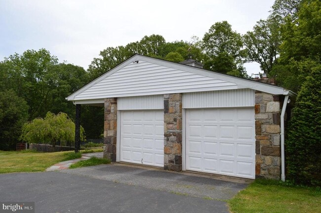 Building Photo - 373 Cheyney Rd