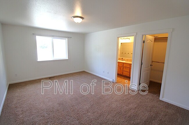 Building Photo - 1160 S Ruler Ave