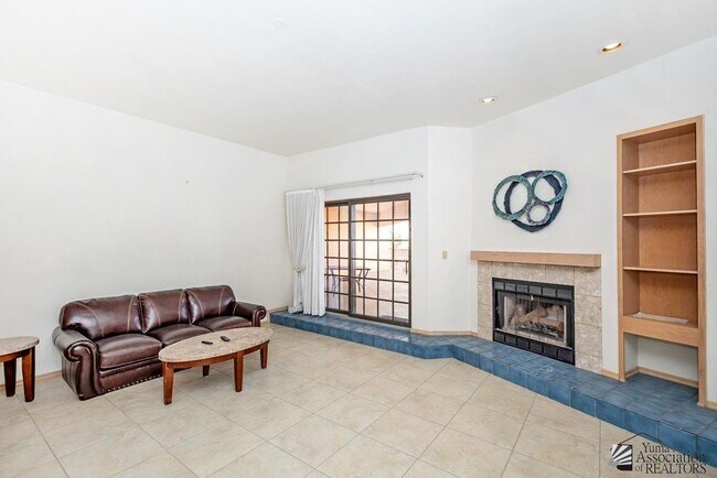 Building Photo - 2120 S 14th Ave