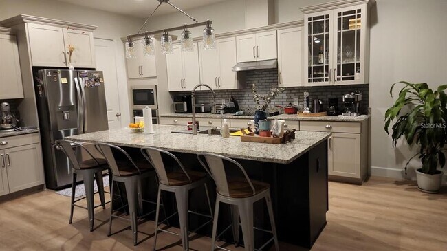 Building Photo - 2155 Brillante Dr