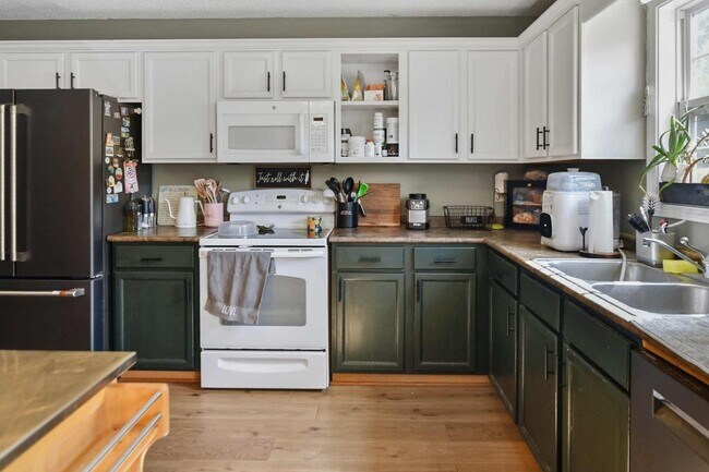 Building Photo - 795 Sugarcane Way