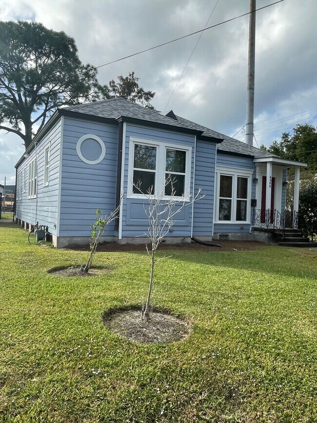 Building Photo - Single Family Home in Quiet Gentilly Neigh...