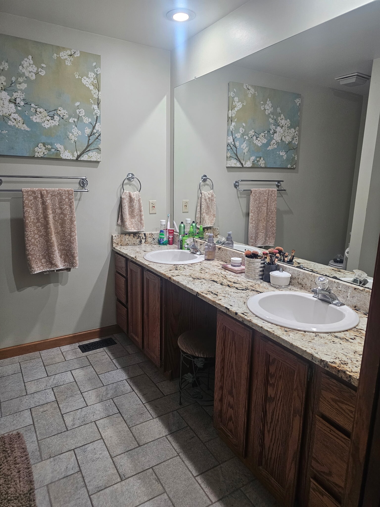 Building Photo - 3133 Rivermill Dr