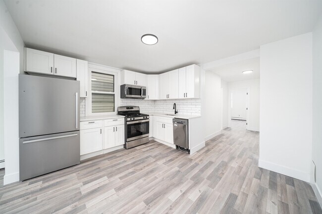 Primary Photo - 326 Ave E