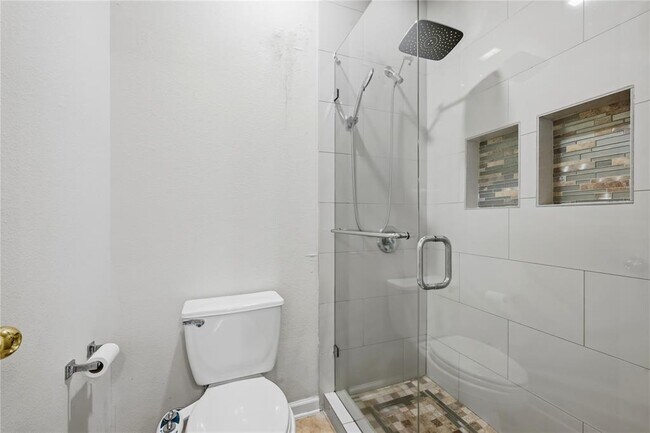 Building Photo - 3013 Covington Pl