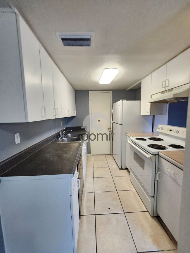 Building Photo - 4264 N 68th Dr