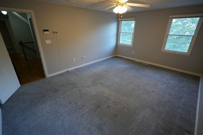 Building Photo - 4 Seneca Ln