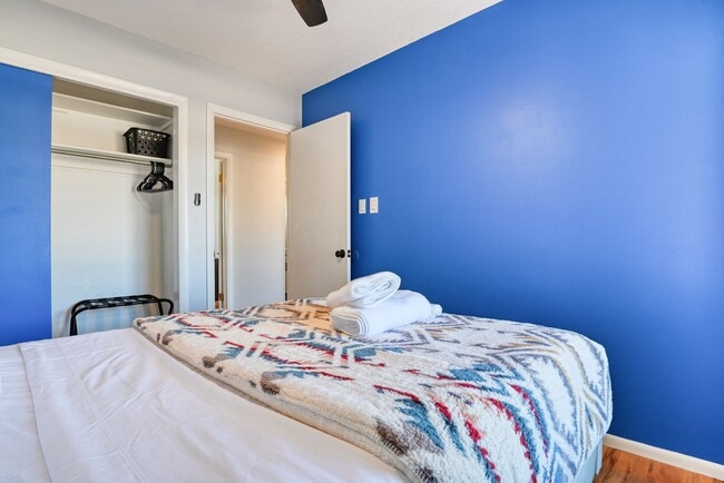 Building Photo - Cute 3 Bedroom Home in Central Colorado Sp...