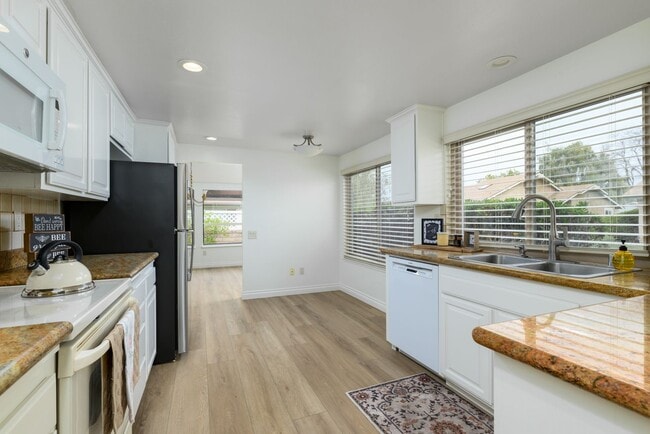 Building Photo - 22106 Village 22