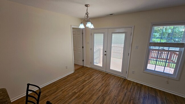 Building Photo - 3 BR 2 BA Liberty Hills