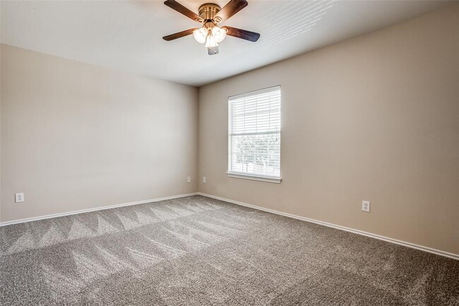Building Photo - 2443 Green Meadows Ln