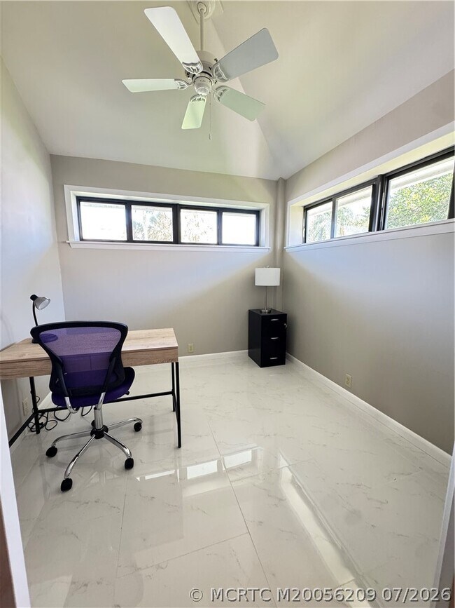 Building Photo - 5639 SE Foxcross Pl