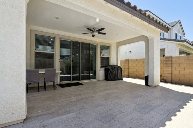 Building Photo - 4 Bedroom Single Family in Chandler