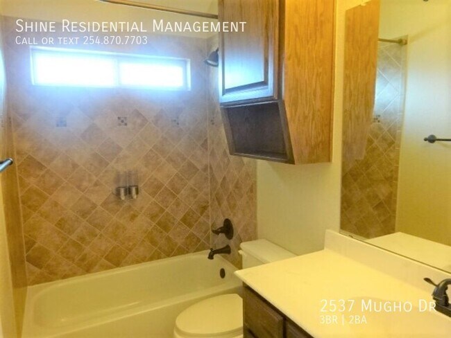 Building Photo - 2537 Mugho Dr