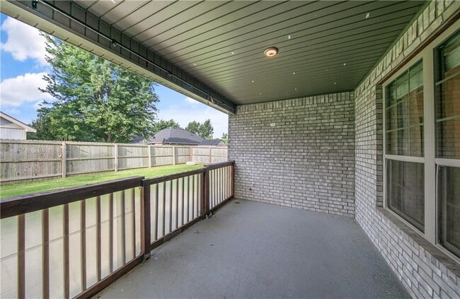 Building Photo - 730 Winston pl