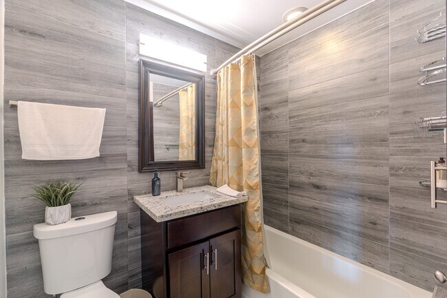 Building Photo - 6339 Del Monte Dr