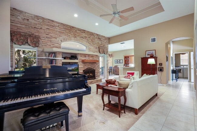 Building Photo - 4929 Old Creek Dr
