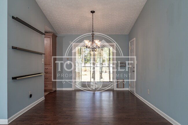 Building Photo - 1960 Branch View Dr