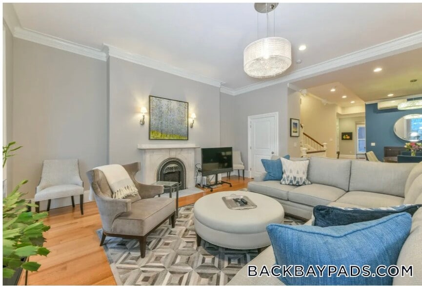 Building Photo - 214 Beacon St