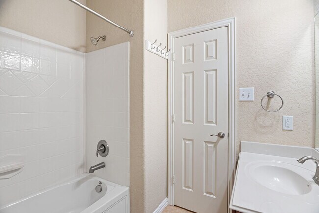 Building Photo - 3610 Sweet Olive