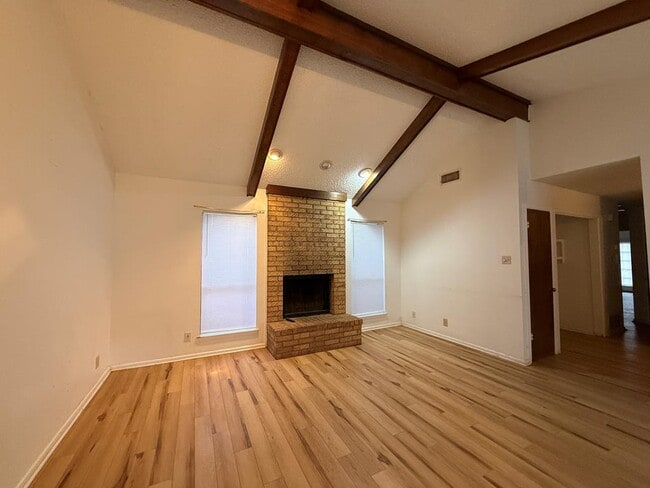 Building Photo - 6428 Amber Dr