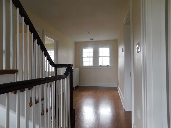 Building Photo - Fantastic mix of charm and updates!