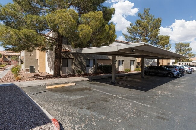 Building Photo - Recently renovated 3 br unit on 2nd floor of gated Desert Shores community