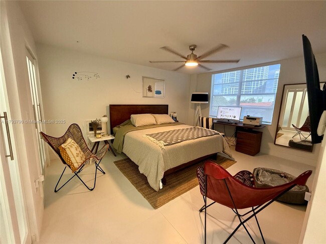 Building Photo - 6801 Indian Creek Dr