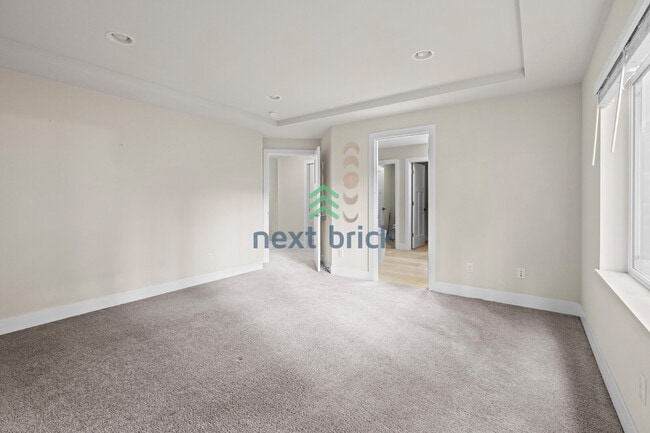 Building Photo - 5 BED & 2.5 BATH SINGLE FAMILY HOUSE FOR RENT