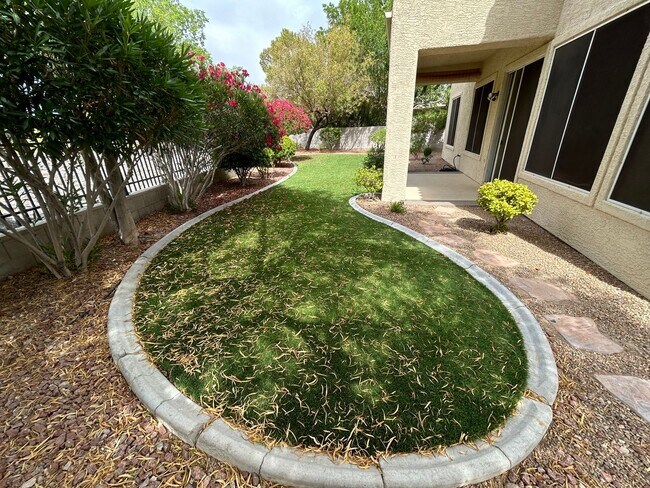 Building Photo - A Fabulous 3 Bedroom Home in Seven Hills