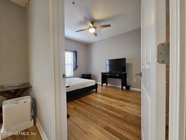 Building Photo - 8235 Lobster Bay Ct