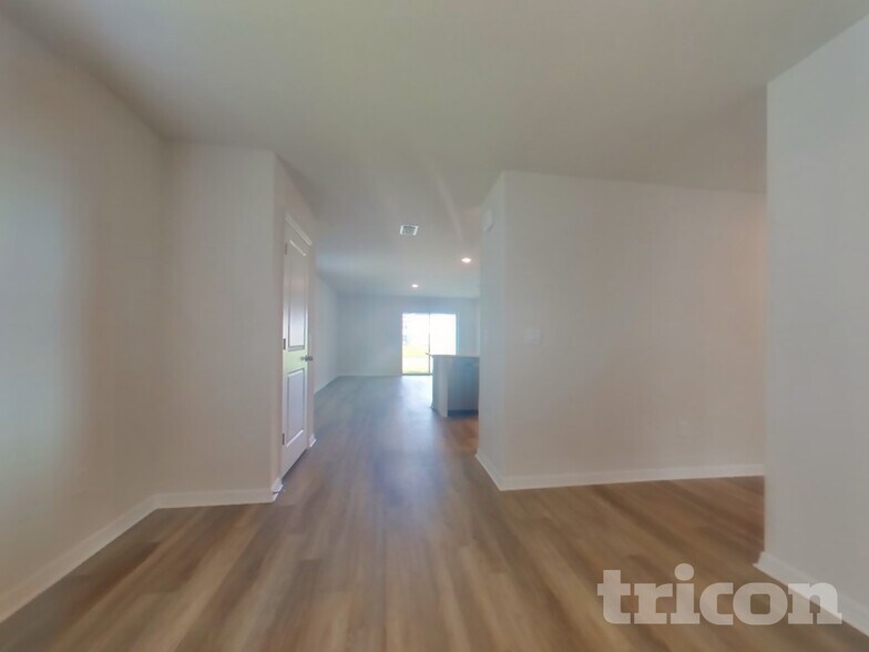 Building Photo - 10729 Hidden Banks Gln