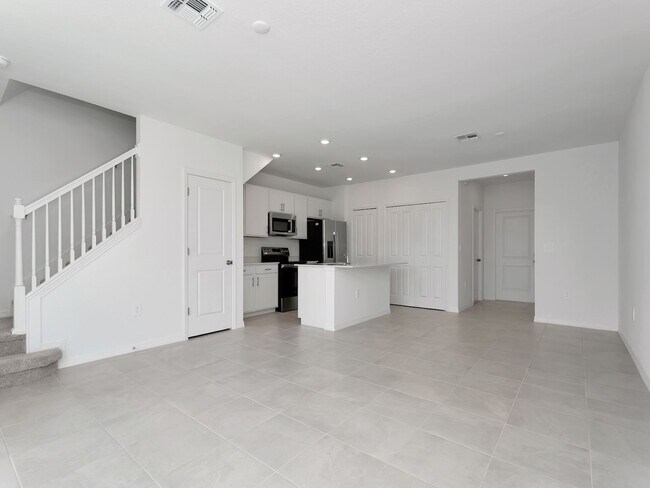 Building Photo - Brand-New 3BR/2.5BA Townhouse for Rent in Lakewood Ranch — $2,300/Month, Internet & Lawn Care Inc...