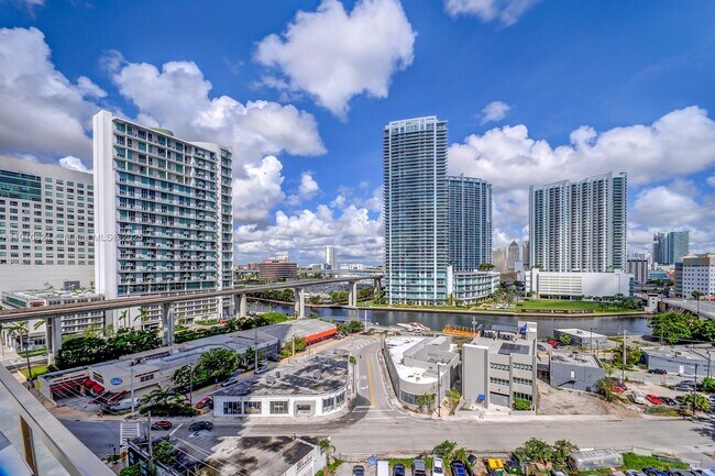 Building Photo - 88 SW 7th St