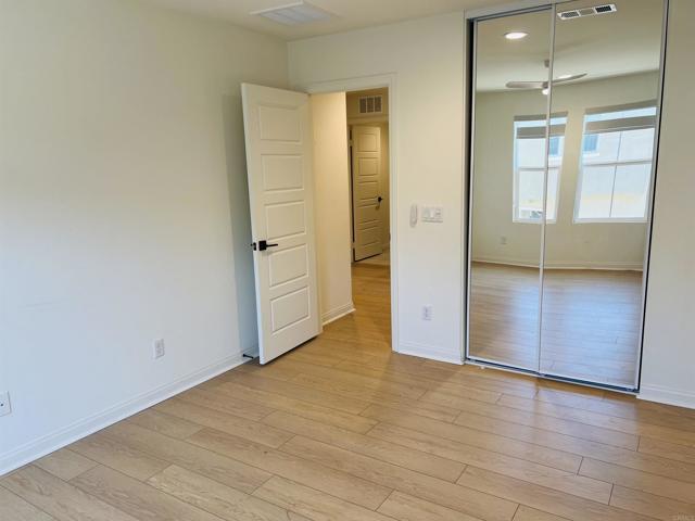 Building Photo - 530 Longmeadow St