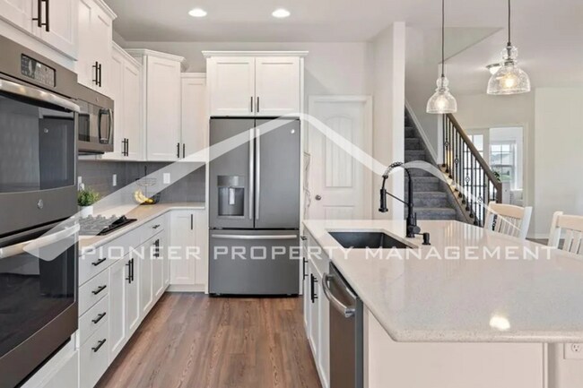 Building Photo - 8425 Mayfly Dr