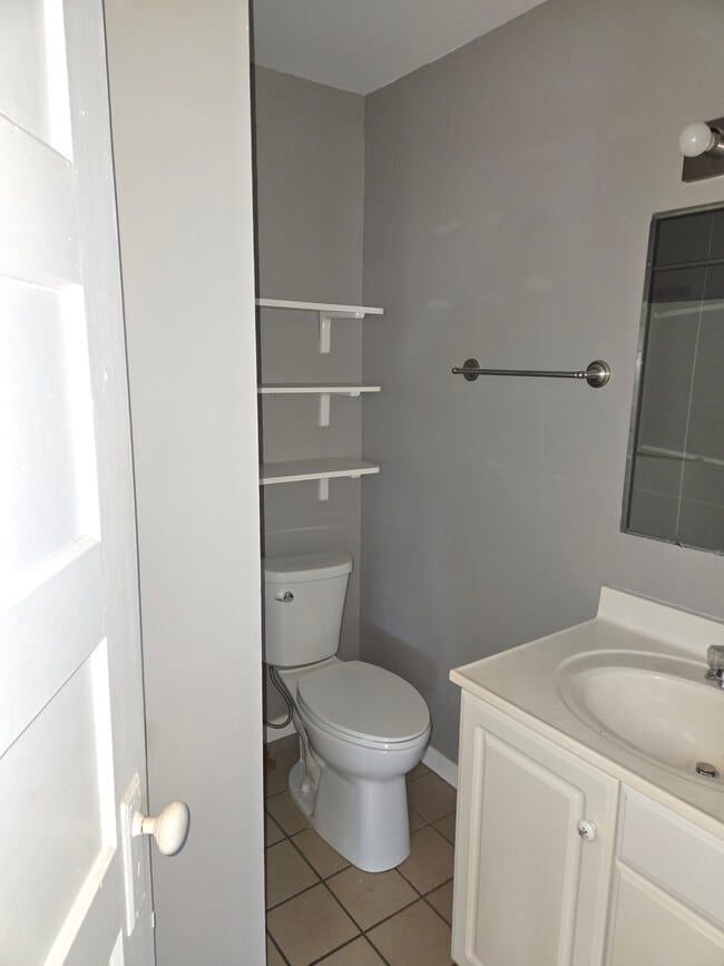 Building Photo - 720 Broad St