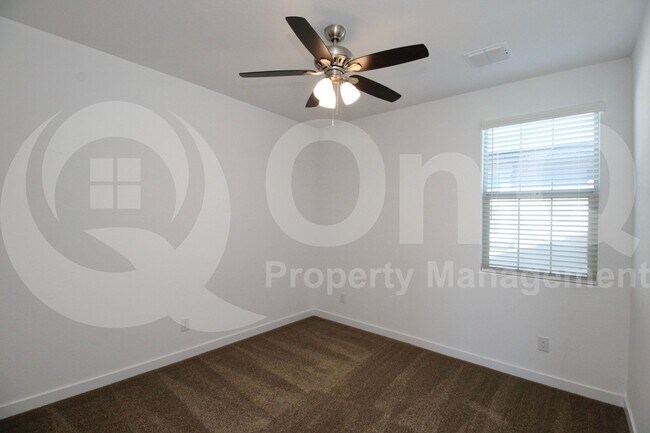 Building Photo - 2438 E Warbler Rd