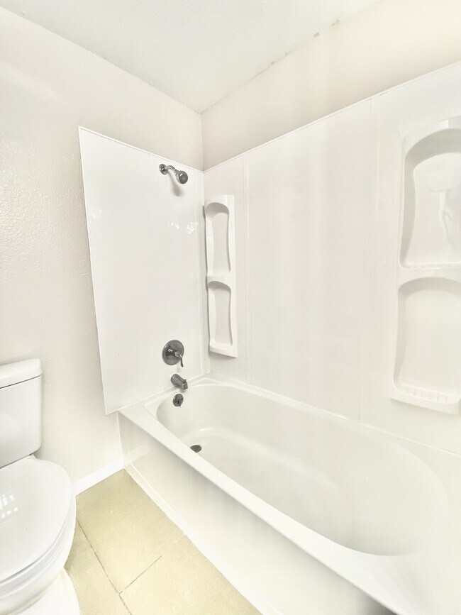 Building Photo - 5155 Quinella Ct