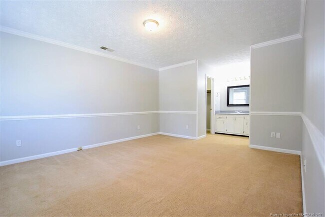 Building Photo - 540 Offing Dr