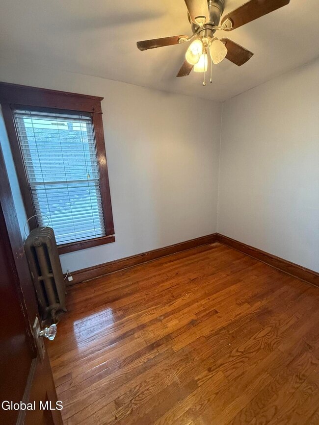 Building Photo - 23 Hampton St