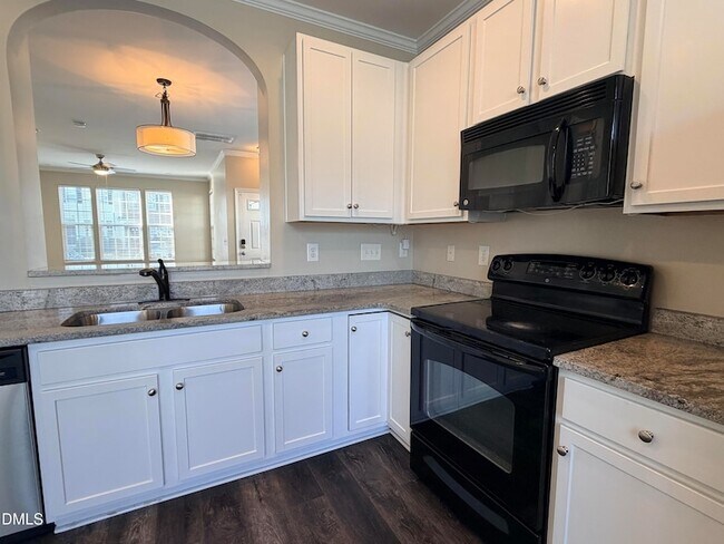 Building Photo - 651 Cupola Dr