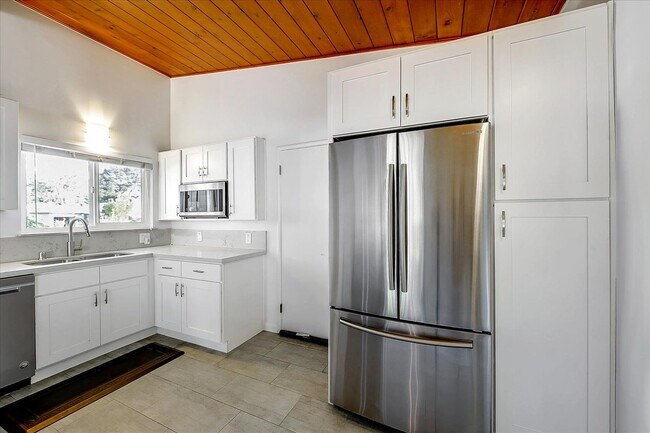 Building Photo - MID-CENTURY MODERN ON WILLOW GLEN BORDER -  SPACIOUS LOT