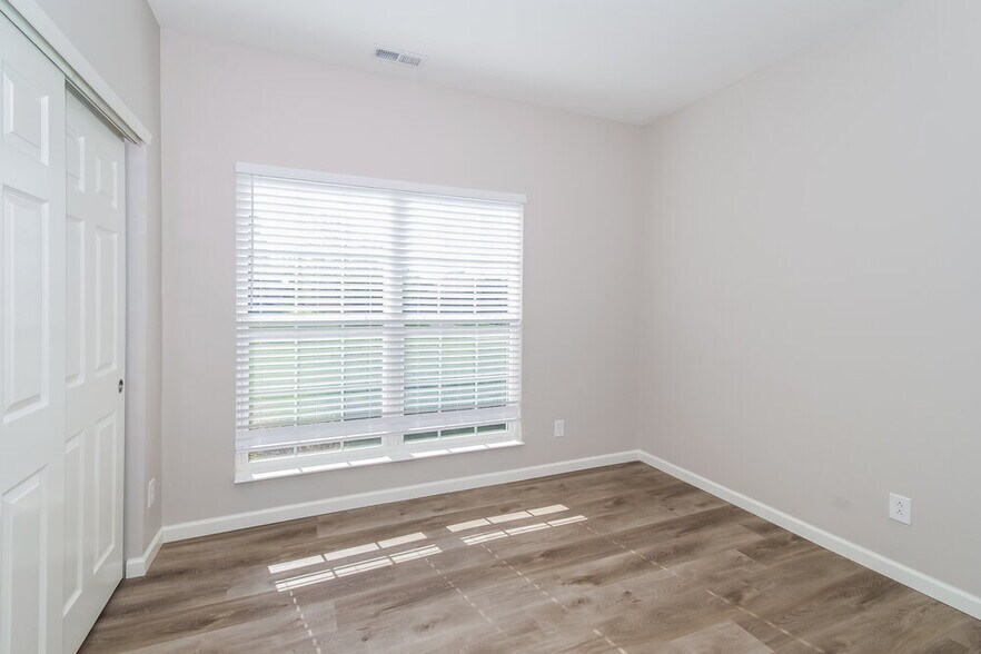 Building Photo - 577 Pebble Drive