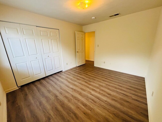 Building Photo - 403 Berryfield Ln