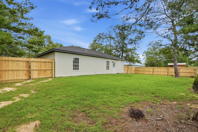 Building Photo - 254 Iris Ln