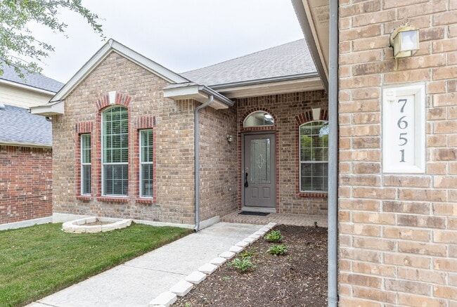 Building Photo - 7651 Mission Ledge