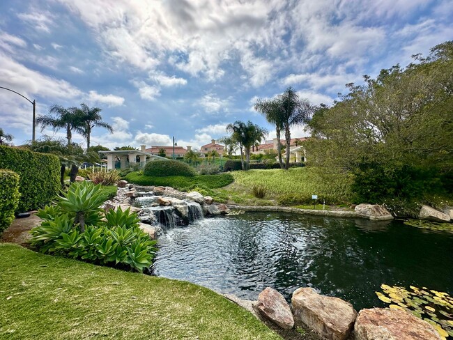 Building Photo - Beautiful Home in Gated Community of Los R...