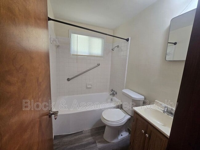 Building Photo - 506 Eden Terrace